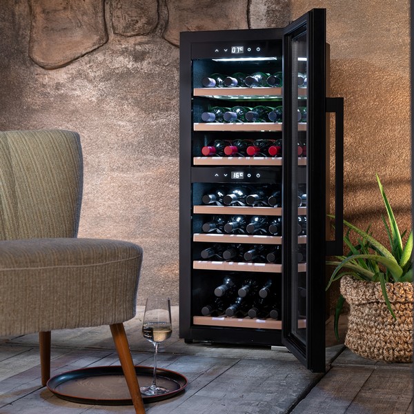מקרר יין 38 בקבוקים בצבע שחור מבית קאסו דגם CASO WineComfort 38 black