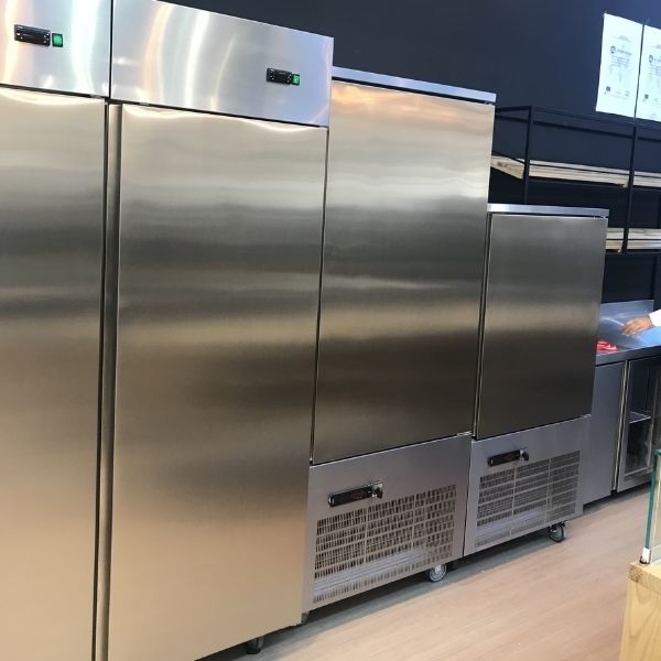 HOTPOINT-INDUSTRIAL-REFRIGERATOR-GREECE-4
