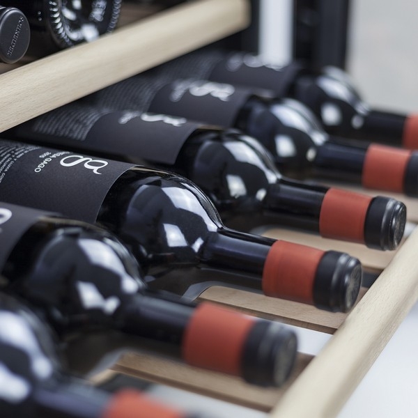 מקרר יין בנוי מבית קאסו דגם Caso WineSafe 18